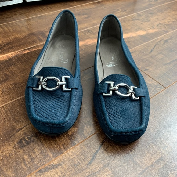 Loafers - Picture 1 of 3